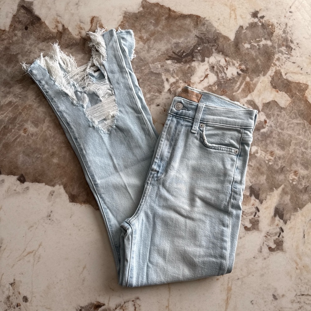 EUC 7 for All Mankind High Waist Slim Kick Light Wash Distressed Women's Jeans